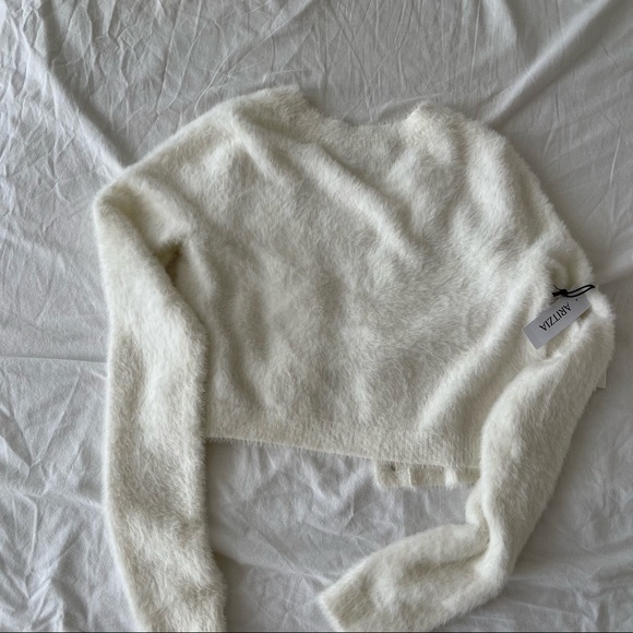 Aritzia Sunday Best Sweater - Picture 3 of 4